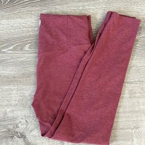 EUC Rose super soft leggings w large pocket in back.